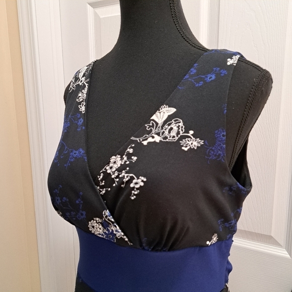 Jessica Floral Print Dress Black White Blue Tie Waist Tank Style V Neck Size 10 - Picture 6 of 14